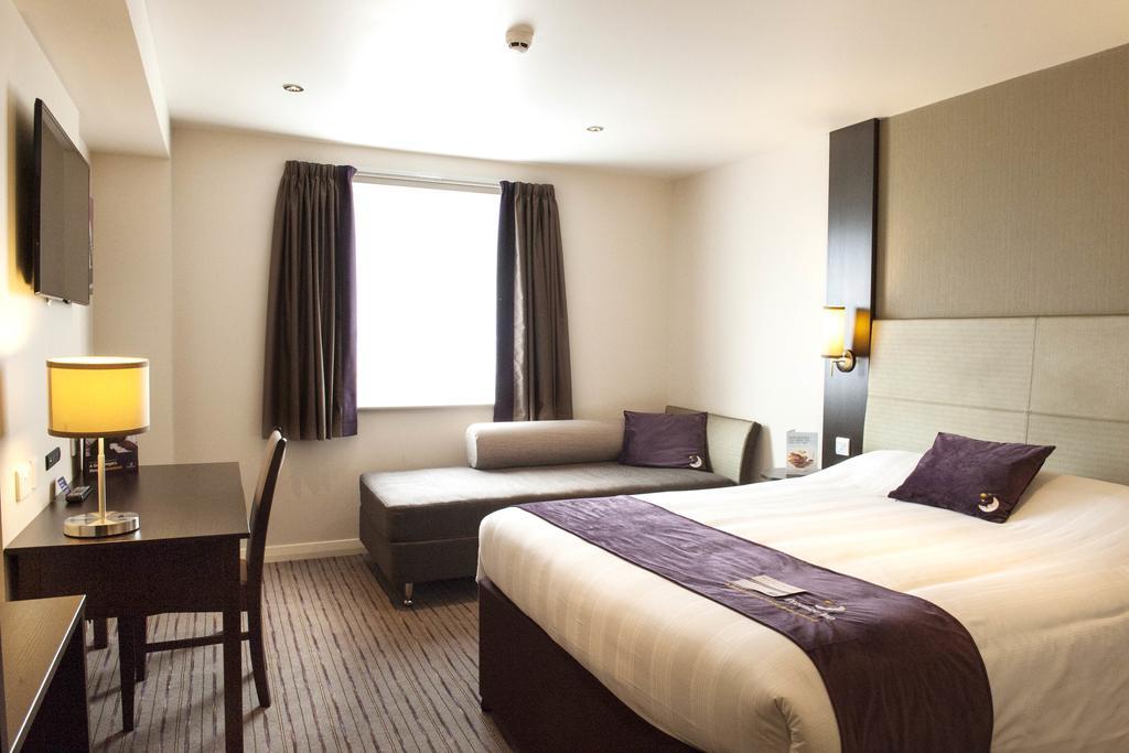 Premier Inn Oldham - Broadway 외부 사진