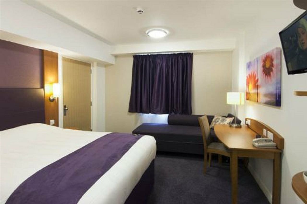 Premier Inn Oldham - Broadway 외부 사진